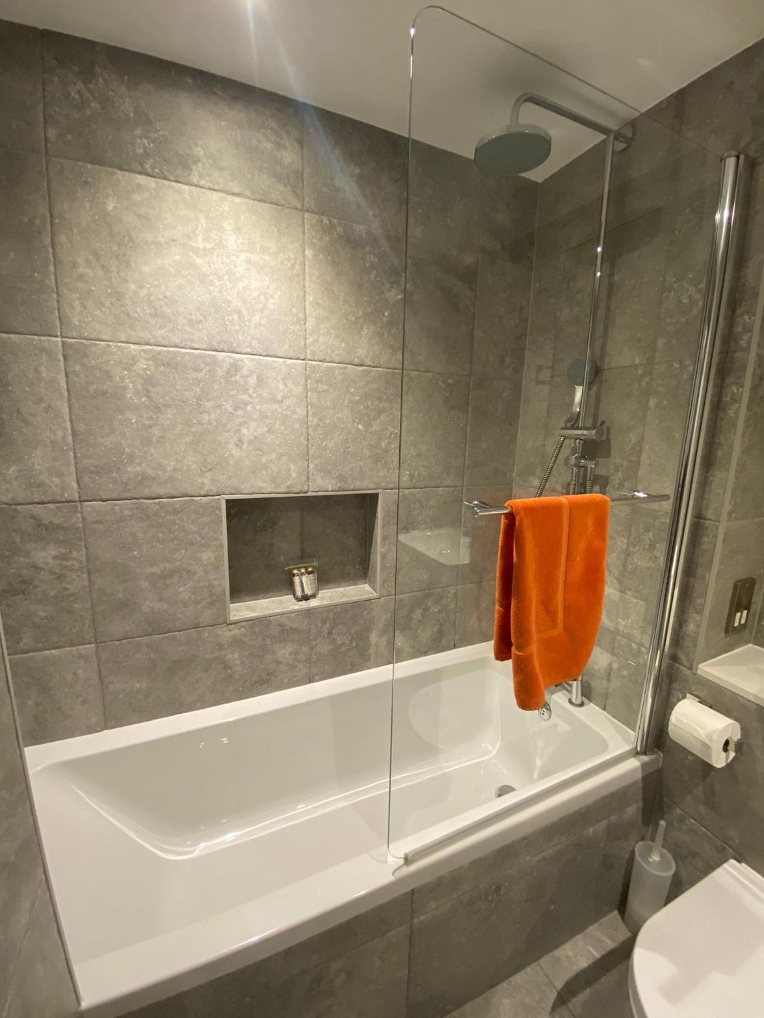 3 The View Apartments Ilfracombe - Hot Tub, Parking, Lift, Ev Ngoại thất bức ảnh